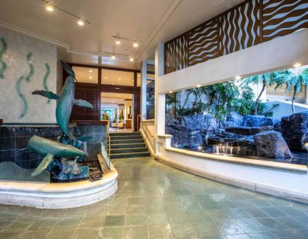 Statues in Ilikai Lobby